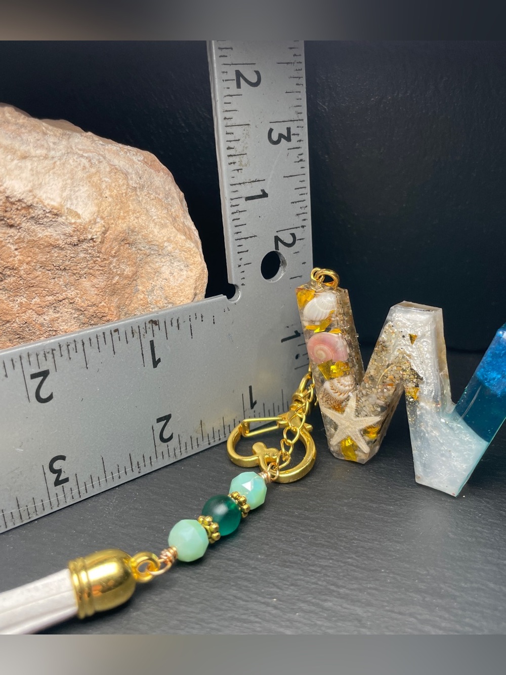 Genuine SOCAL Sand Custom Resin Initial ‘W’ Beach Themed Sea Side Keychain - Picture 10 of 10